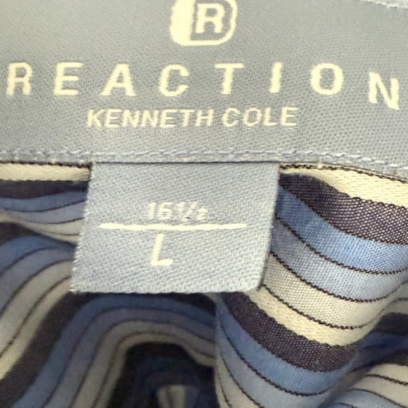 Kenneth Cole Short Sleeve Blue Button-Up Modern & Stylish! Shirt 👕 Size - Large - Picture 8 of 8